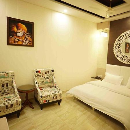Hotel Soluxe Yamunānagar エクステリア 写真