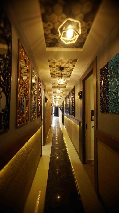 Hotel Soluxe Yamunānagar エクステリア 写真