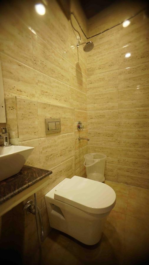 Hotel Soluxe Yamunānagar エクステリア 写真