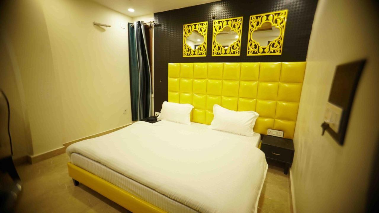 Hotel Soluxe Yamunānagar エクステリア 写真