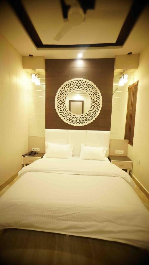 Hotel Soluxe Yamunānagar エクステリア 写真