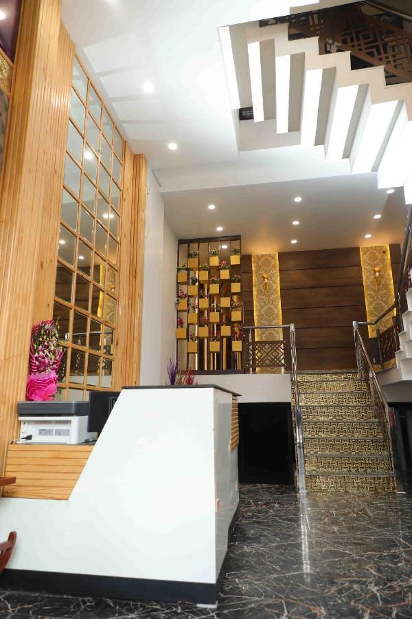 Hotel Soluxe Yamunānagar エクステリア 写真