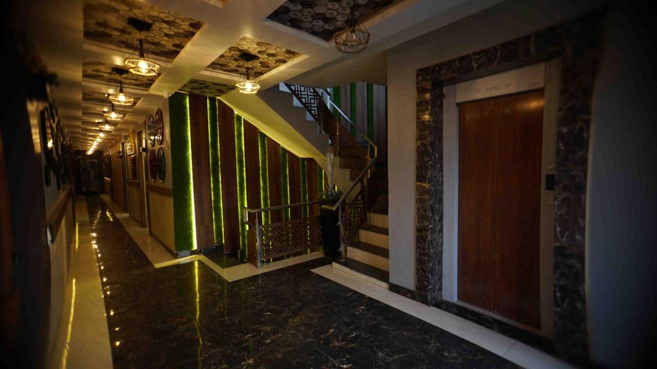 Hotel Soluxe Yamunānagar エクステリア 写真