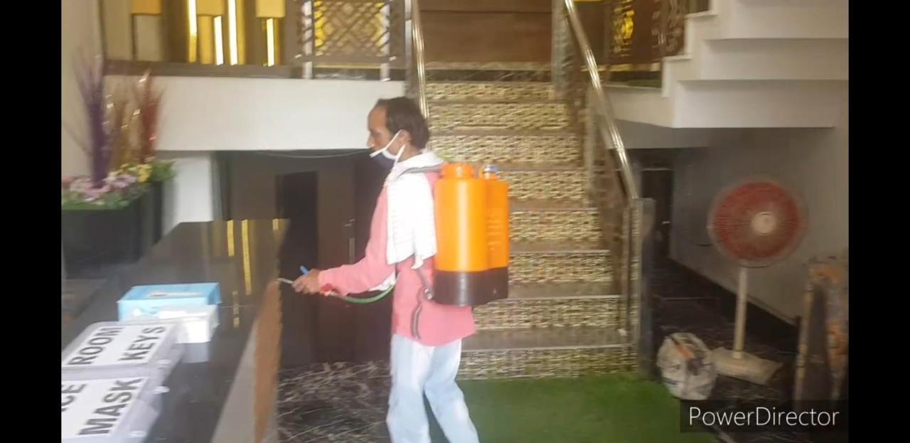 Hotel Soluxe Yamunānagar エクステリア 写真